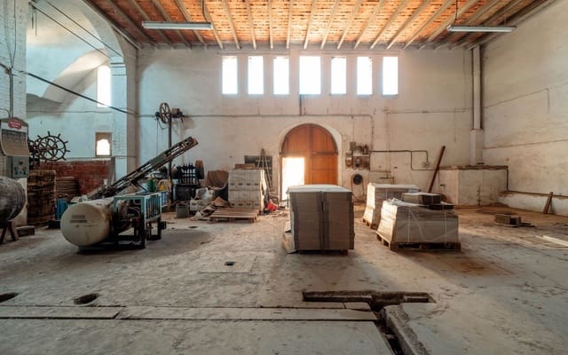 Azienda in vendita in Bot - 250.000 € (Rif: 9454886)