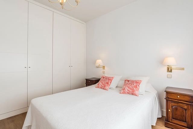 Appartement de 3 chambres à louer à Gaztambide, Madrid ville - 2 200 € (Ref: 9462848)