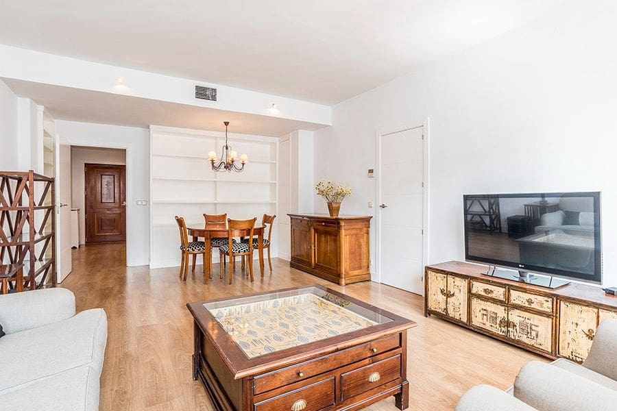 Appartement de 3 chambres à louer à Madrid ville - 2 200 € (Ref: 9462848)