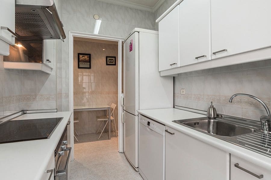 Appartement de 3 chambres à louer à Madrid ville - 2 200 € (Ref: 9462848)
