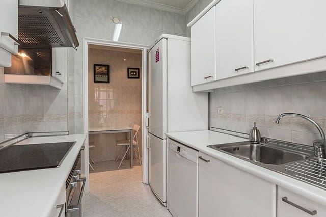 Appartement de 3 chambres à louer à Gaztambide, Madrid ville - 2 200 € (Ref: 9462848)
