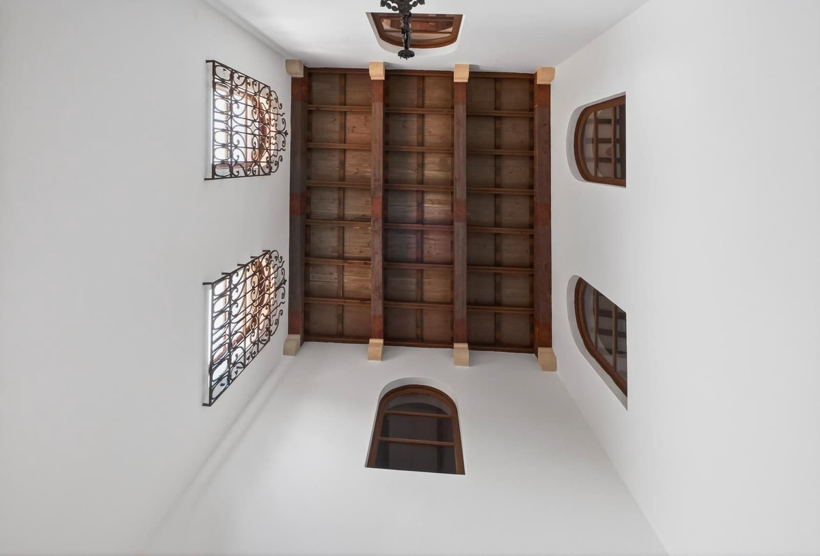 7 bedroom Townhouse for sale in Tossa de Mar - € 872,000 (Ref: 9465090)