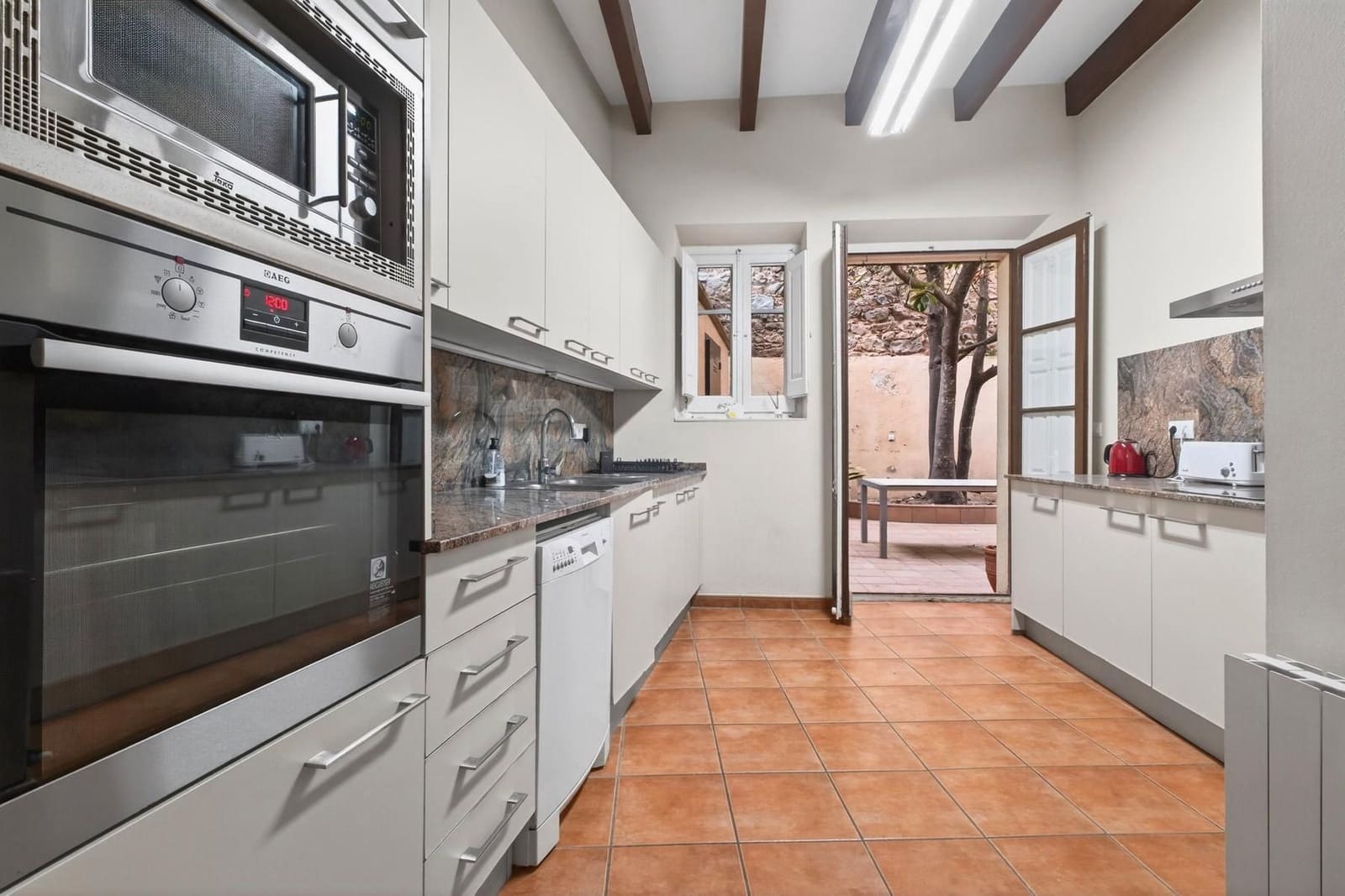 7 bedroom Townhouse for sale in Tossa de Mar - € 872,000 (Ref: 9465090)