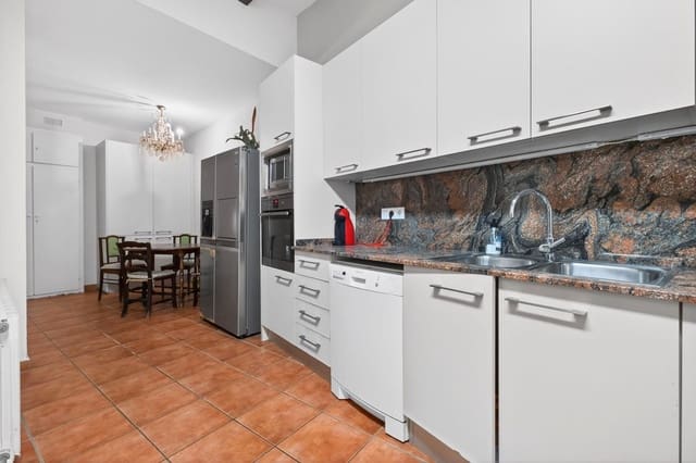 7 bedroom Townhouse for sale in Tossa de Mar - € 872,000 (Ref: 9465090)