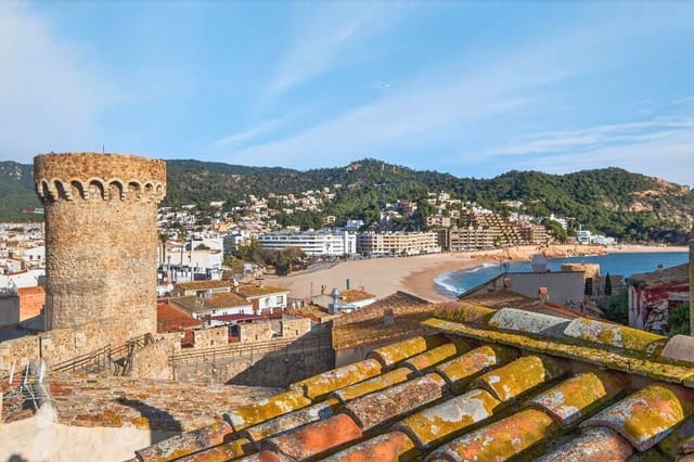 7 bedroom Townhouse for sale in Tossa de Mar - € 872,000 (Ref: 9465090)