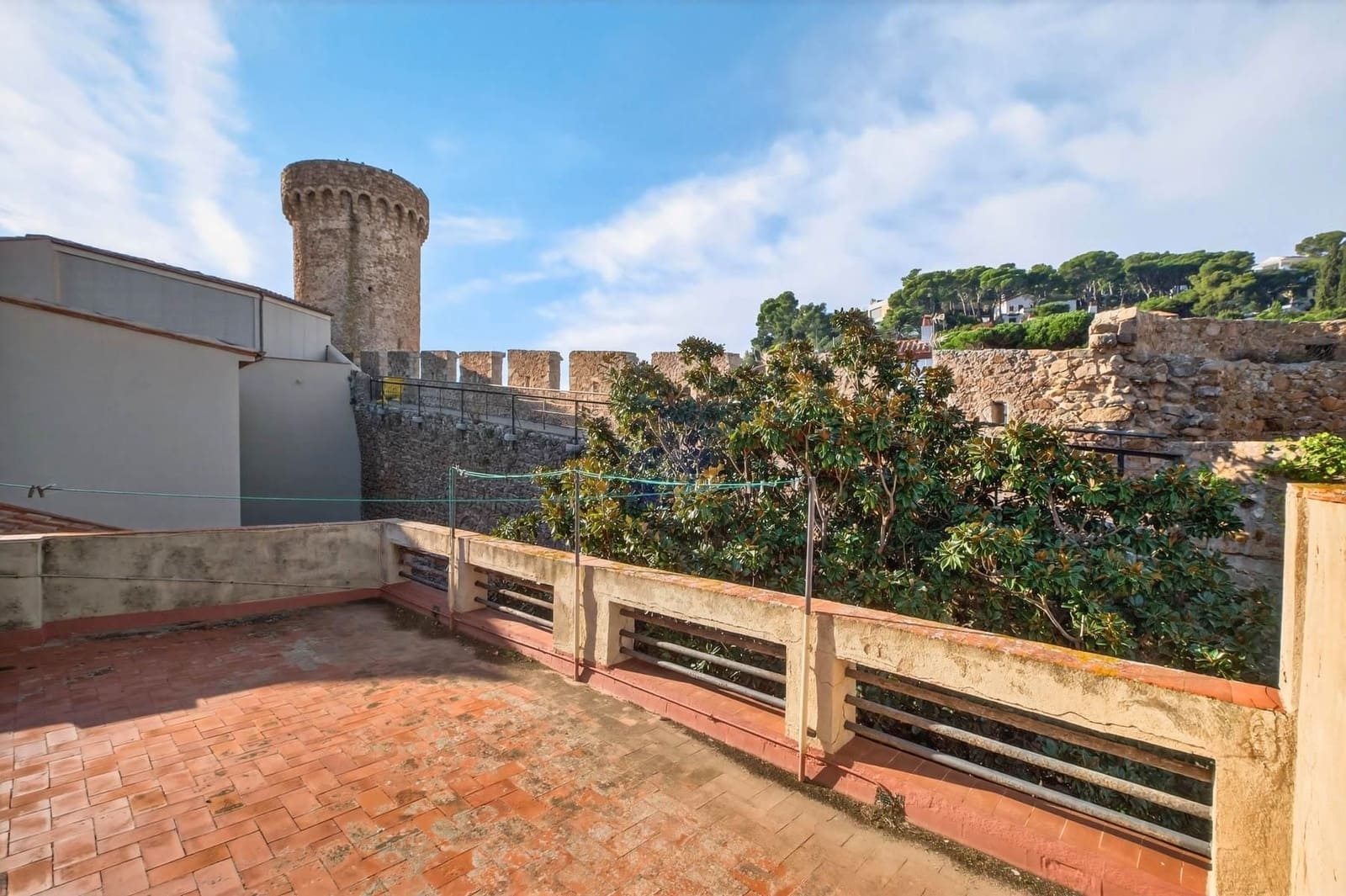 7 bedroom Townhouse for sale in Tossa de Mar - € 872,000 (Ref: 9465090)