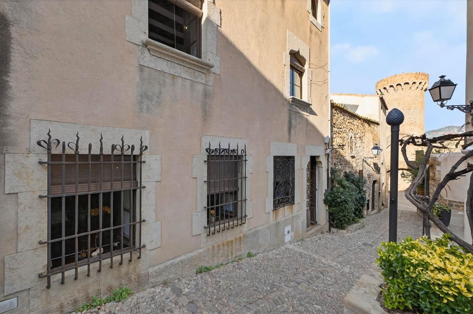 7 bedroom Townhouse for sale in Tossa de Mar - € 872,000 (Ref: 9465090)