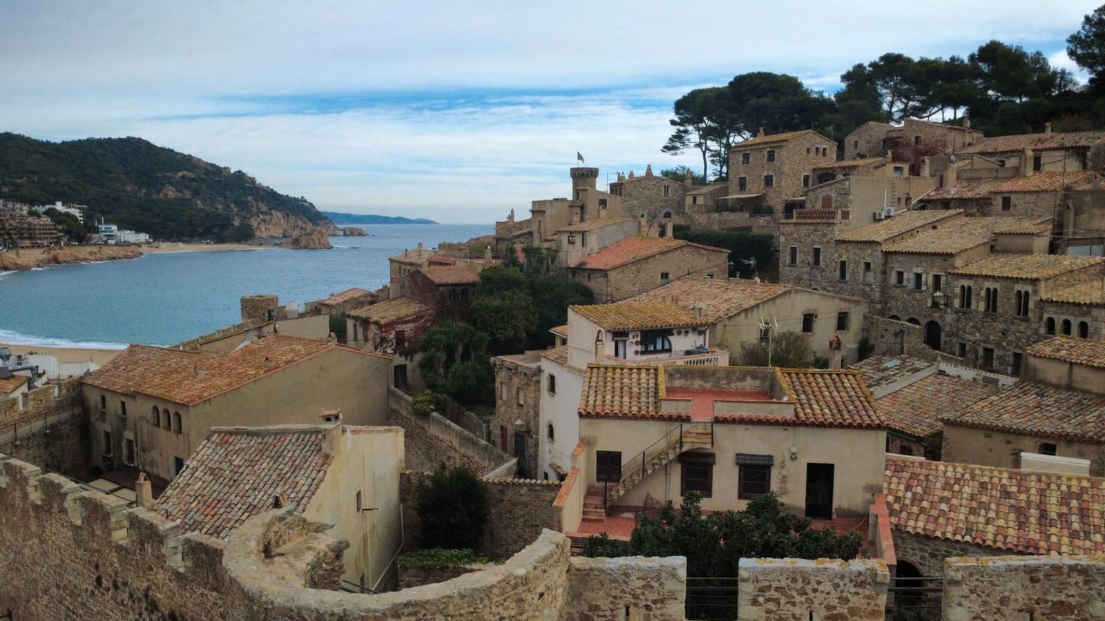 7 bedroom Townhouse for sale in Tossa de Mar - € 872,000 (Ref: 9465090)