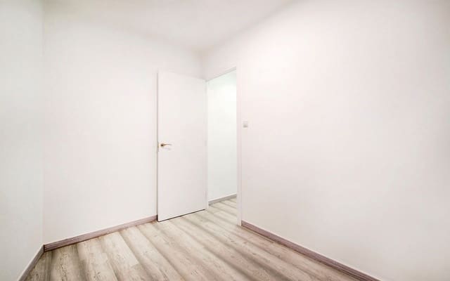 3 bedroom Flat for sale in Mollet del Vallès - € 199,900 (Ref: 9466016)