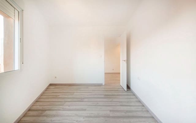 3 bedroom Flat for sale in Mollet del Vallès - € 199,900 (Ref: 9466016)