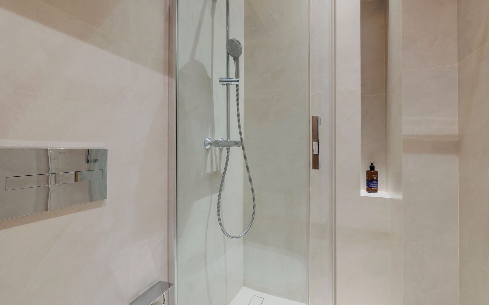 1 soveværelse Lejlighed til leje i Madrid by - € 1.900 (Ref: 9471593)