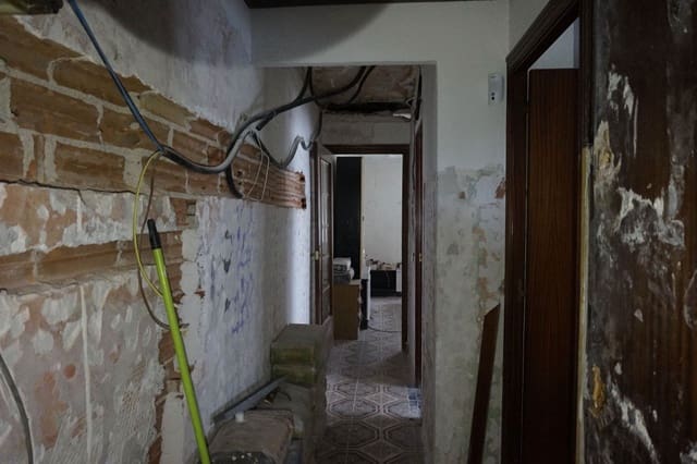 3 slaapkamer Flat te koop in Santa Coloma de Gramenet - € 138.000 (Ref: 9473166)