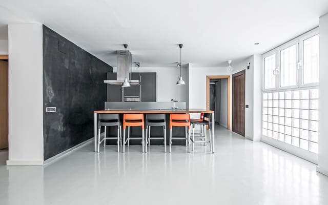 Appartement de 1 chambre à louer à Can Baró, Barcelone ville - 1 055 € (Ref: 9474255)