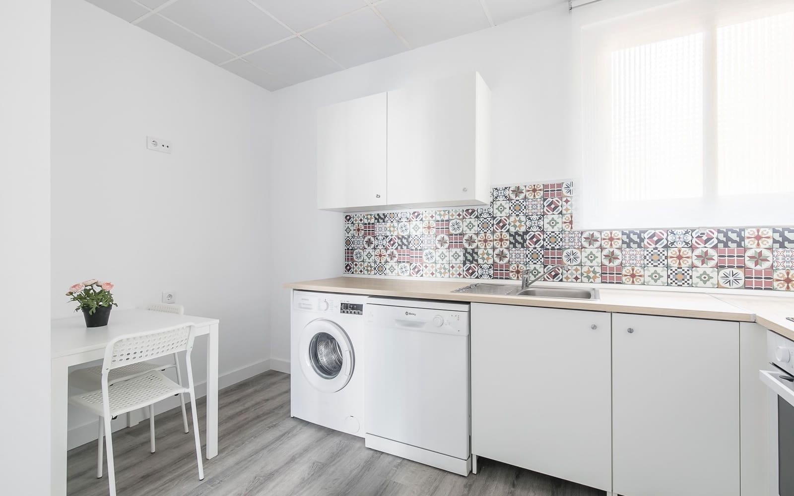 4 bedroom Flat for rent in Barcelona city with garage - € 2,168 (Ref: 9474256)