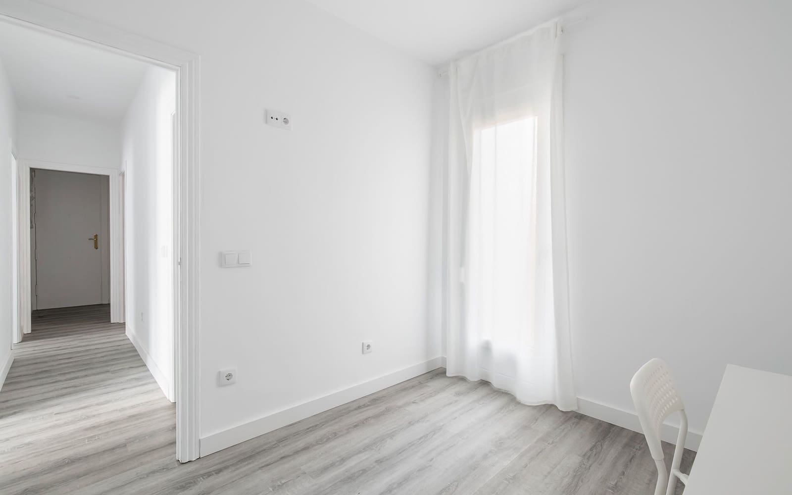 4 bedroom Flat for rent in Barcelona city with garage - € 2,168 (Ref: 9474256)