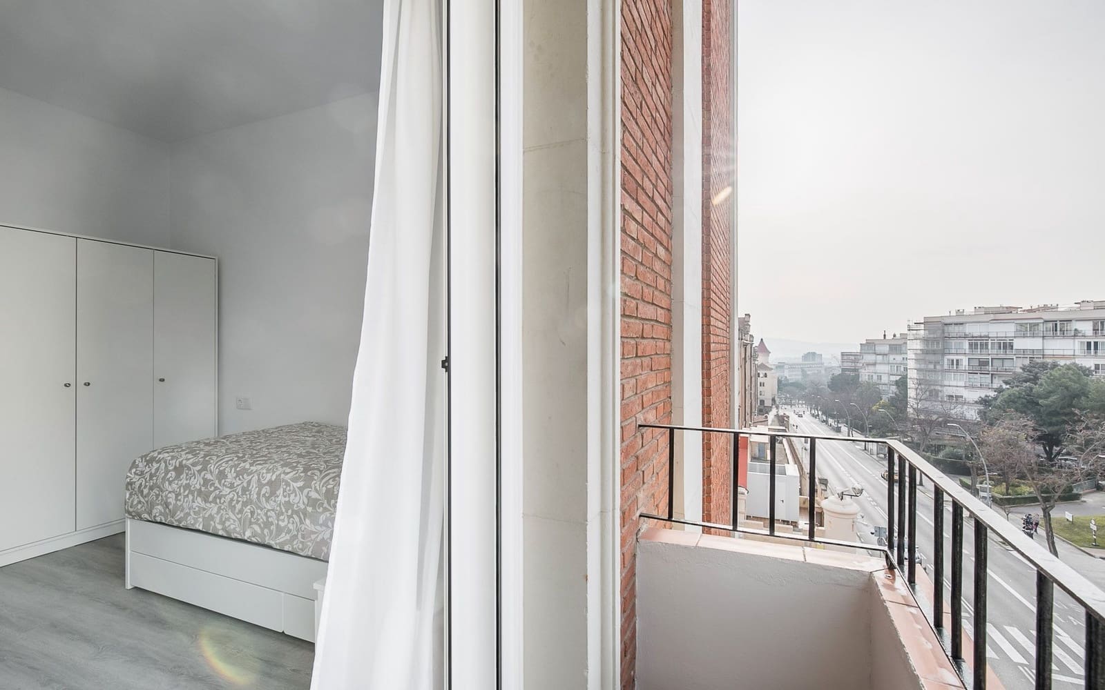 4 bedroom Flat for rent in Barcelona city with garage - € 2,168 (Ref: 9474256)