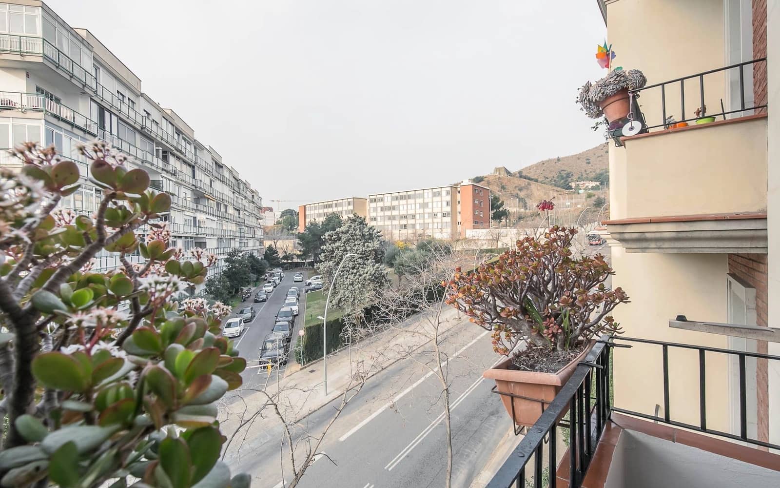 4 bedroom Flat for rent in Barcelona city with garage - € 2,168 (Ref: 9474256)