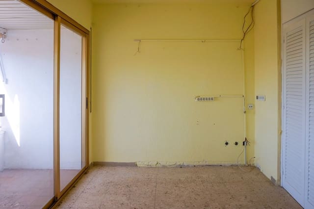 1 slaapkamer Flat te koop in Fenals, Lloret de Mar met zwembad - € 121.000 (Ref: 9481330)