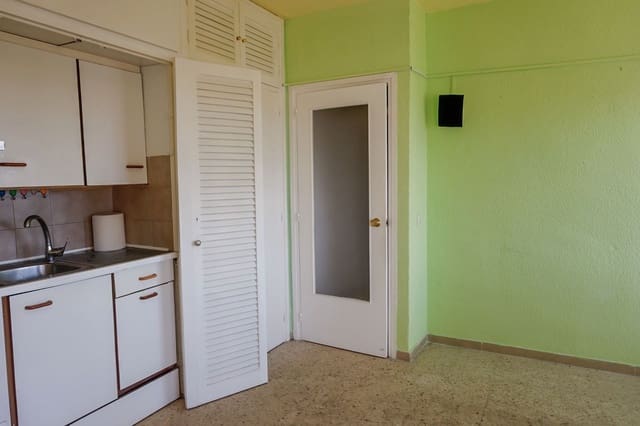 1 slaapkamer Flat te koop in Fenals, Lloret de Mar met zwembad - € 121.000 (Ref: 9481330)