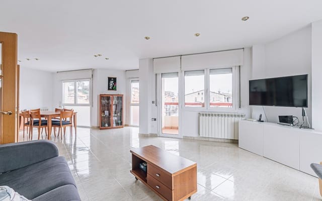 3 soverom Leilighet til salgs i Torelló med garasje - € 247 000 (Ref: 9482411)