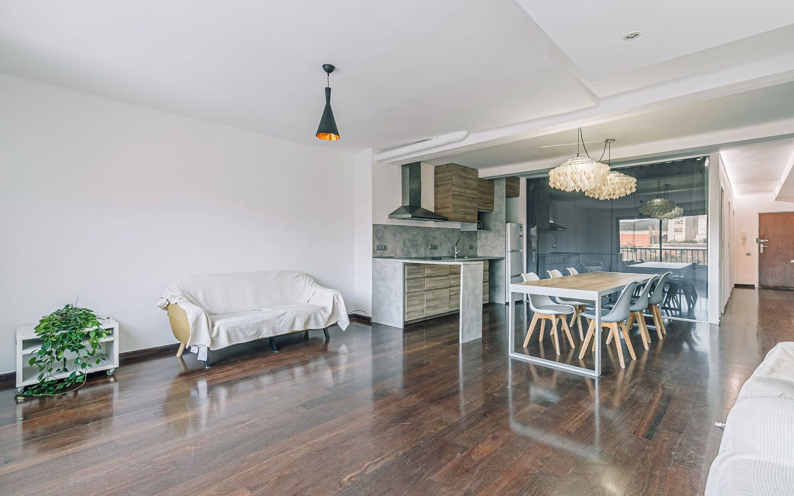 2 bedroom Flat for sale in Barcelona city - € 310,000 (Ref: 9500632)