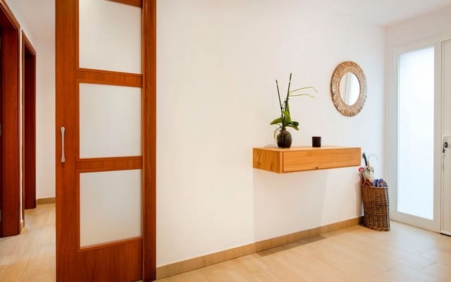 Chalet de 3 habitaciones en Martorelles en venta con garaje - 630.000 € (Ref: 9500788)