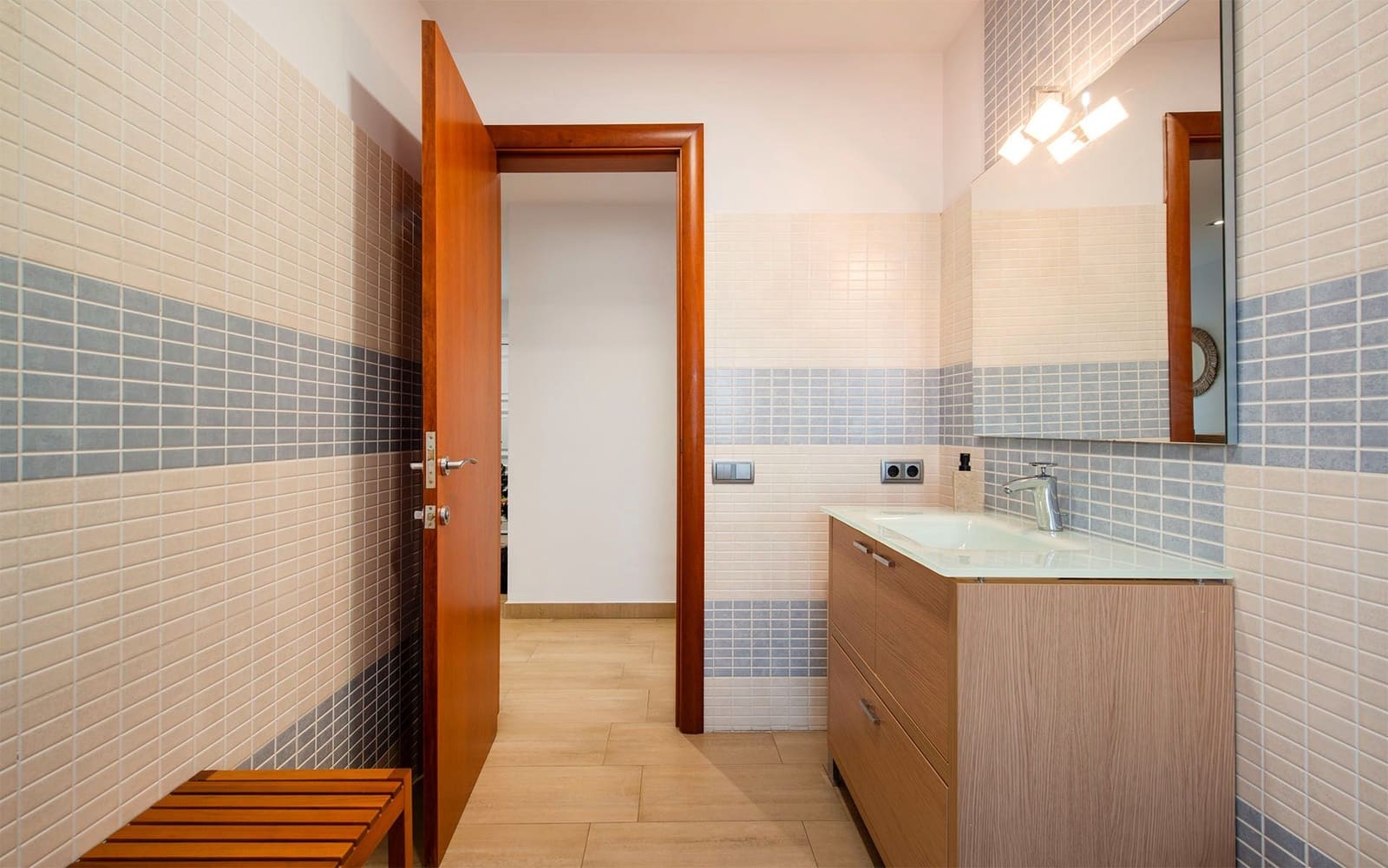 Chalet de 3 habitaciones en Martorelles en venta con garaje - 630.000 € (Ref: 9500788)