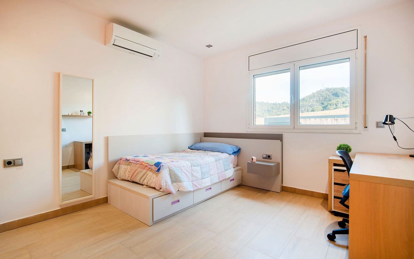 Chalet de 3 habitaciones en Martorelles en venta con garaje - 630.000 € (Ref: 9500788)