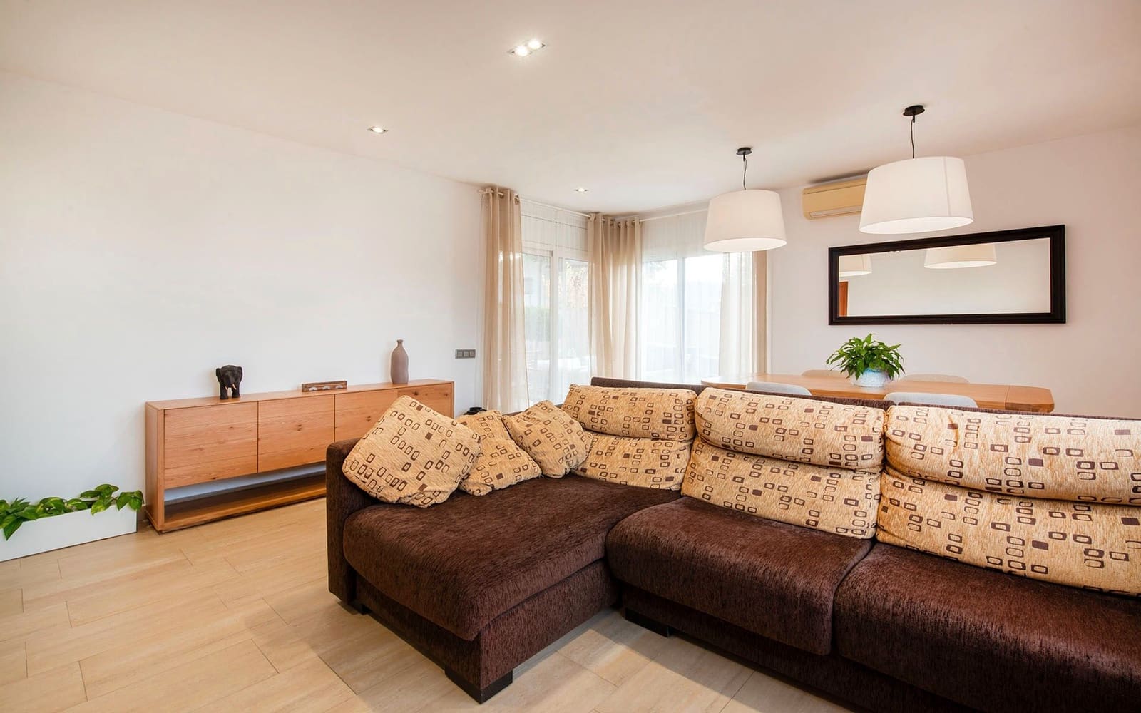 Chalet de 3 habitaciones en Martorelles en venta con garaje - 630.000 € (Ref: 9500788)