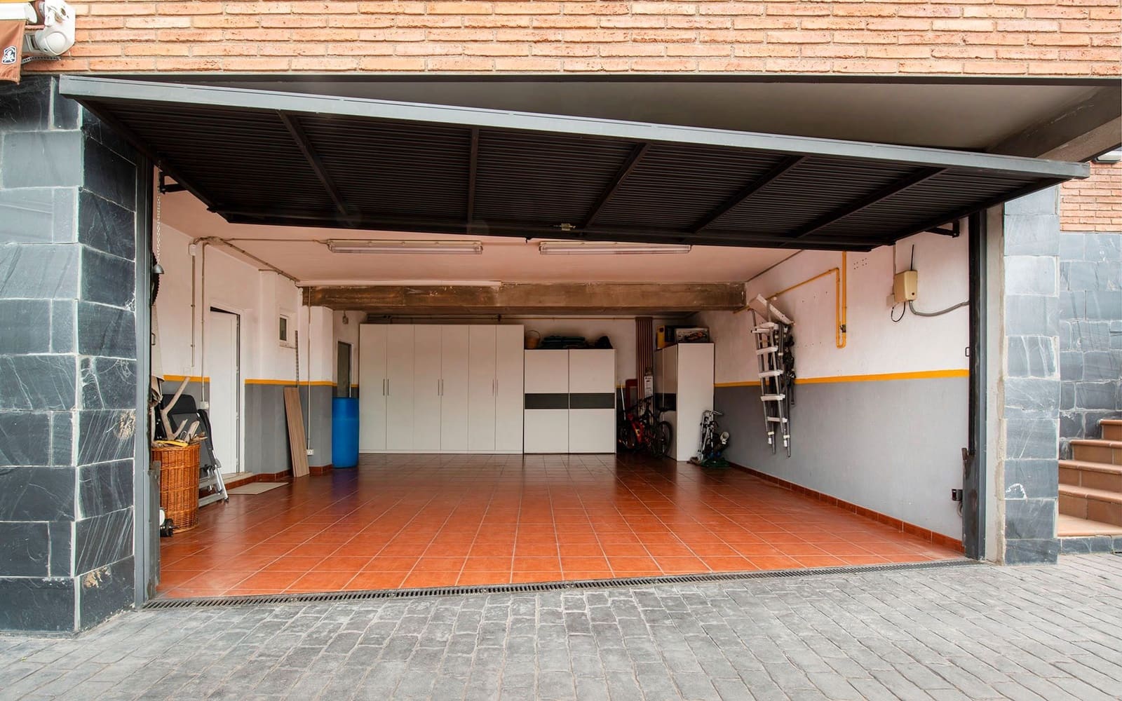 Chalet de 3 habitaciones en Martorelles en venta con garaje - 630.000 € (Ref: 9500788)