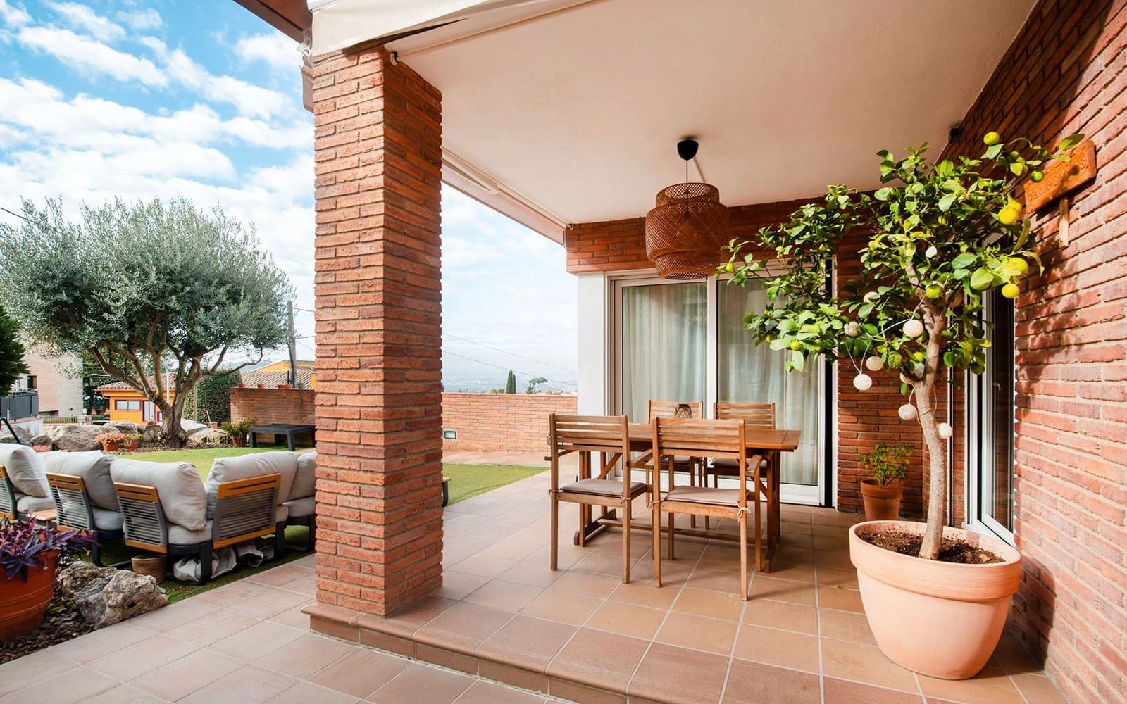 Chalet de 3 habitaciones en Martorelles en venta con garaje - 630.000 € (Ref: 9500788)