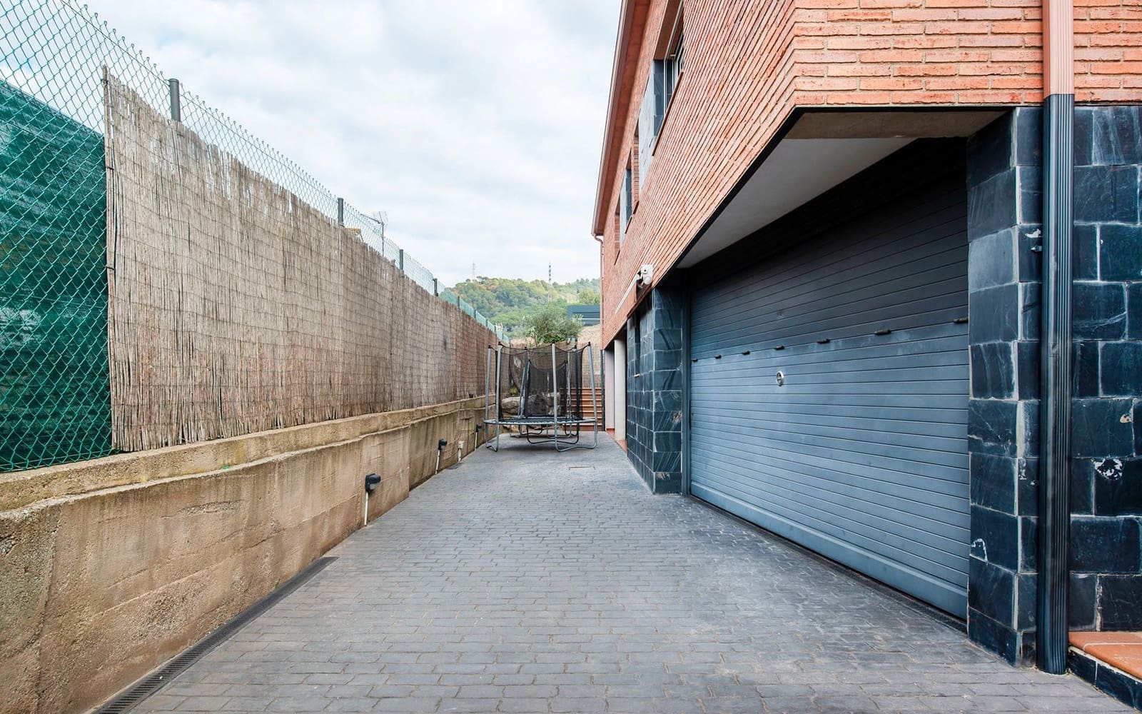 Chalet de 3 habitaciones en Martorelles en venta con garaje - 630.000 € (Ref: 9500788)