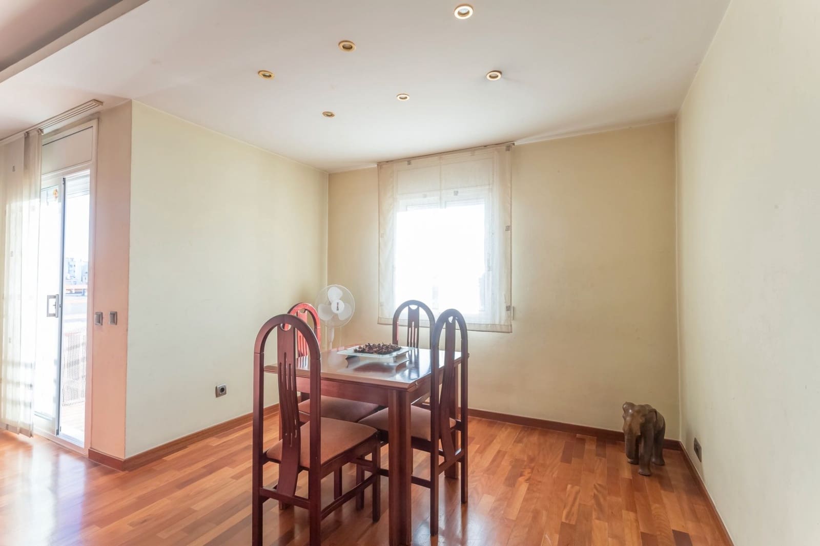 Piso de 4 habitaciones en Barcelona ciudad en venta - 720.000 € (Ref: 9503486)