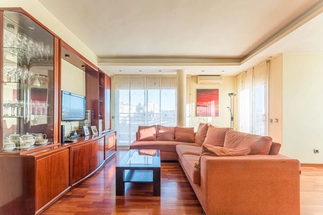 Piso de 4 habitaciones en El Camp de L'Arpa del Clot, Barcelona ciudad en venta - 720.000 € (Ref: 9503486)