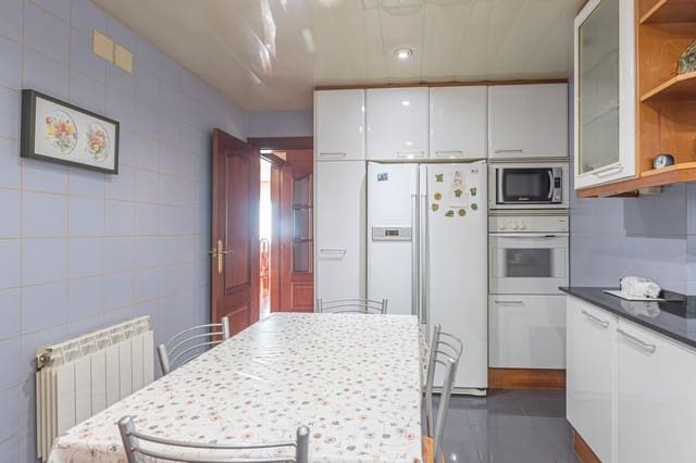 Piso de 4 habitaciones en El Camp de L'Arpa del Clot, Barcelona ciudad en venta - 720.000 € (Ref: 9503486)