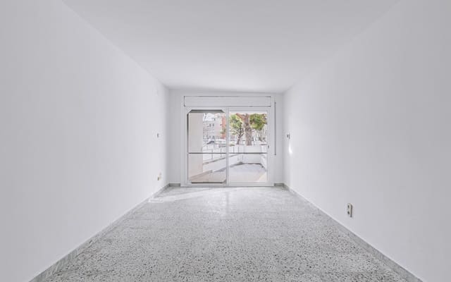 4 quarto Apartamento para venda em Vilanova i la Geltrú - 260 000 € (Ref: 9506649)