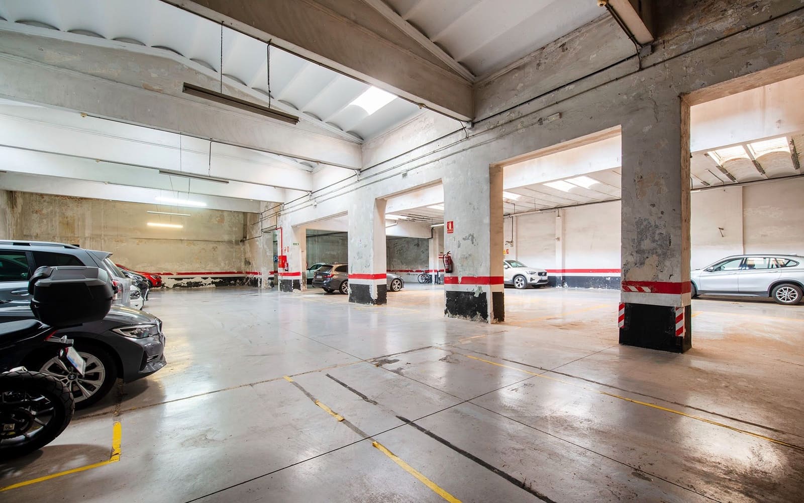 Commercial for rent in Barcelona city - € 13,000 (Ref: 9516551)