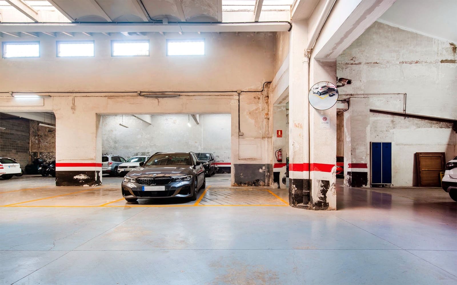 Commercial for rent in Barcelona city - € 13,000 (Ref: 9516551)