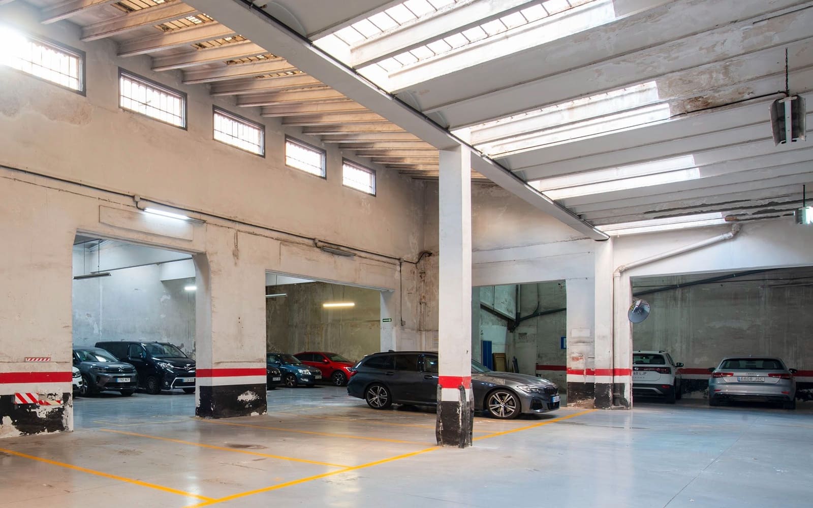 Commercial for rent in Barcelona city - € 13,000 (Ref: 9516551)