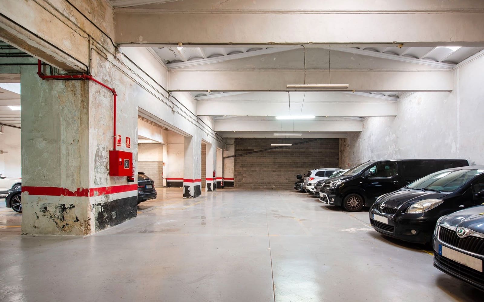 Commercial for rent in Barcelona city - € 13,000 (Ref: 9516551)