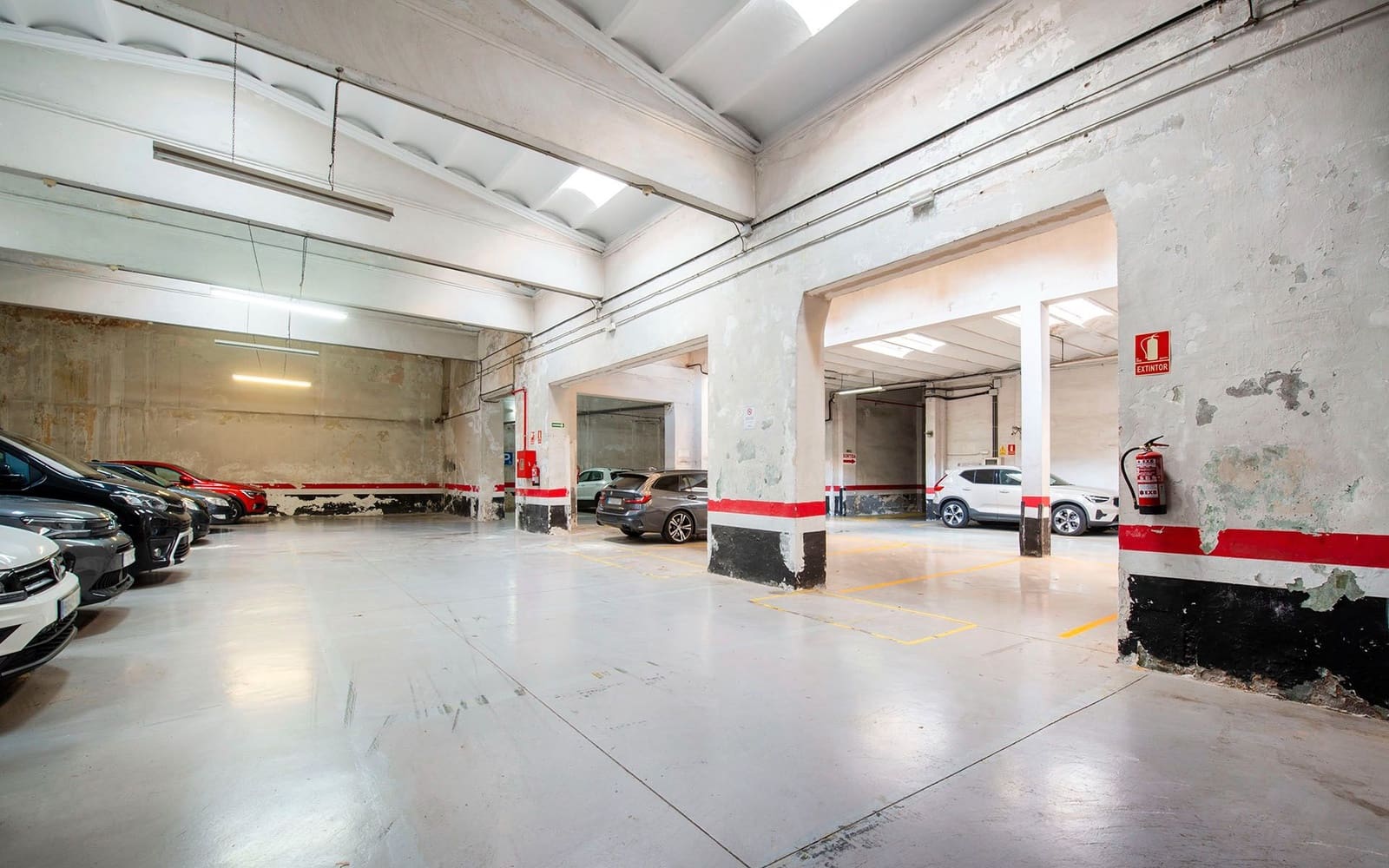 Commercial for rent in Barcelona city - € 13,000 (Ref: 9516551)