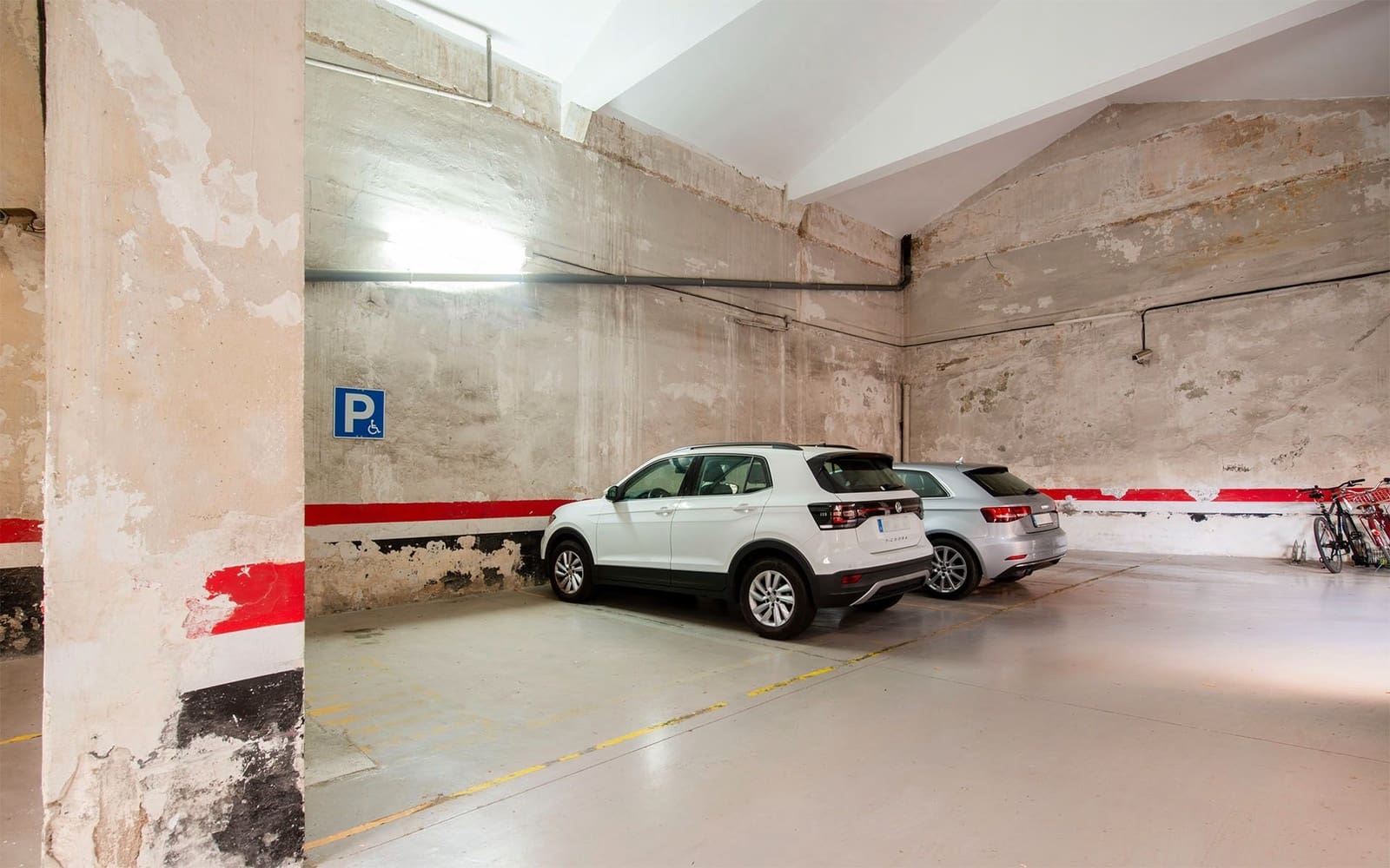 Commercial for rent in Barcelona city - € 13,000 (Ref: 9516551)