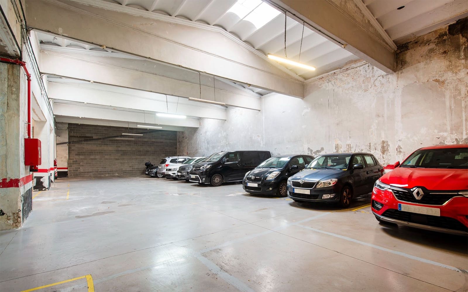 Commercial for rent in Barcelona city - € 13,000 (Ref: 9516551)