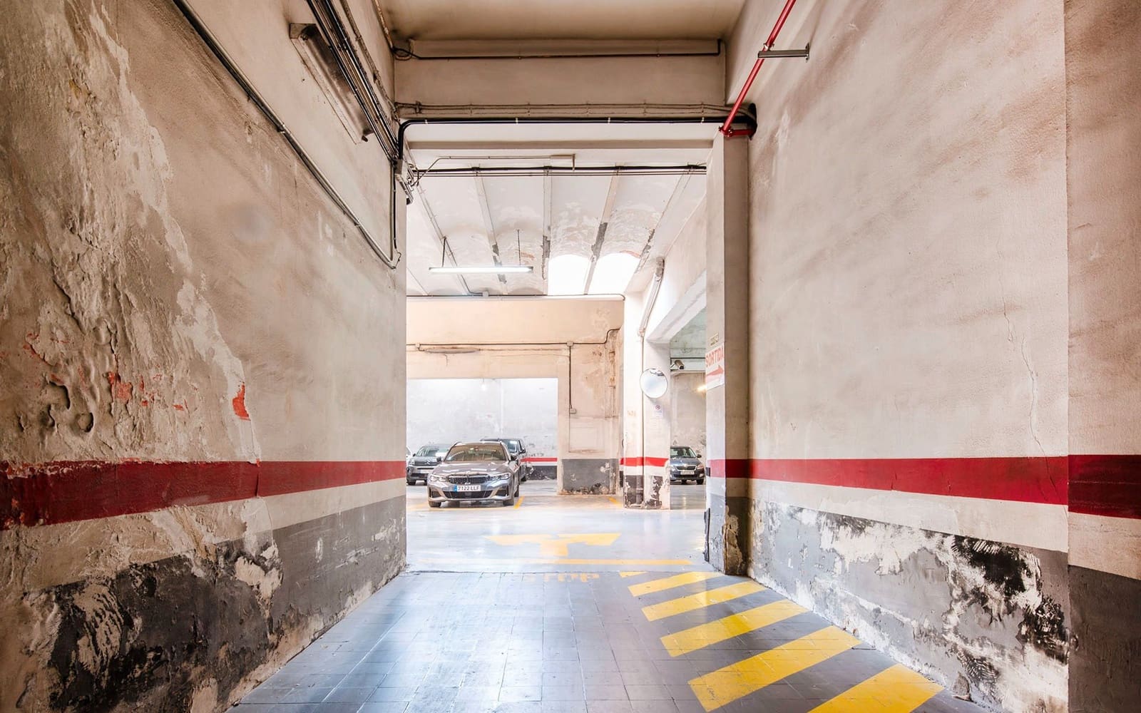 Commercial for rent in Barcelona city - € 13,000 (Ref: 9516551)