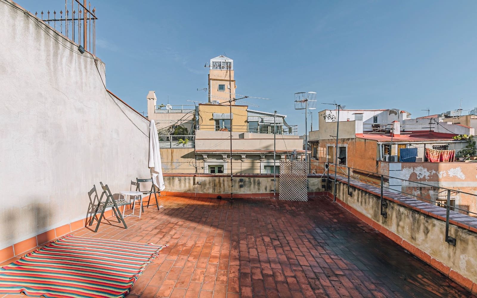 3 bedroom Flat for sale in Barcelona city - € 329,000 (Ref: 9525302)