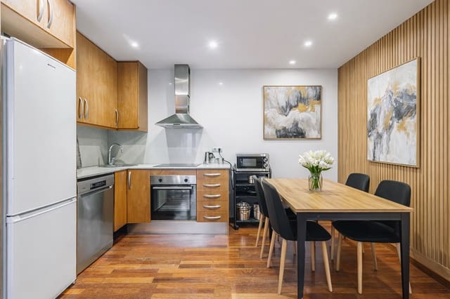 Piso de 3 habitaciones en Sant Pere, Santa Caterina i La Ribera, Barcelona ciudad en venta - 319.000 € (Ref: 9525302)