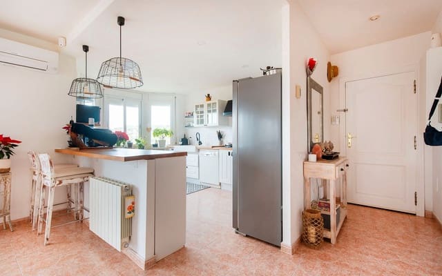 5 soveværelse Villa til salg i Sant Fost de Campsentelles med swimmingpool garage - € 490.000 (Ref: 9528367)