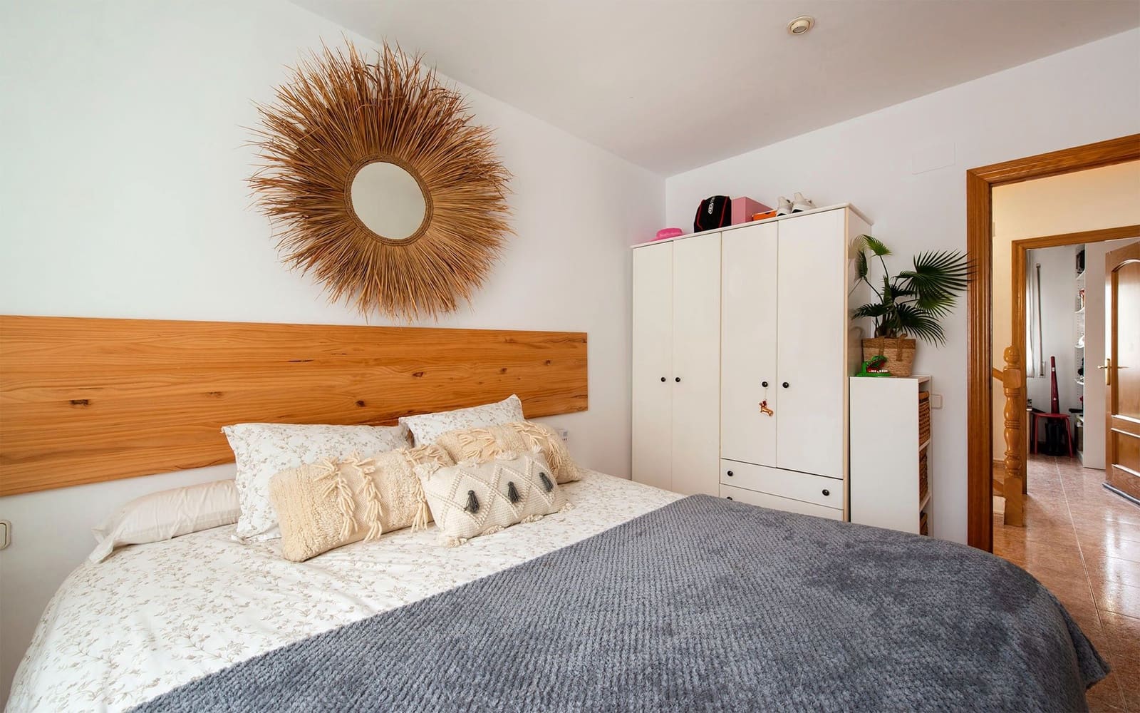 5 bedroom Villa for sale in Sant Fost de Campsentelles with pool garage - € 490,000 (Ref: 9528367)