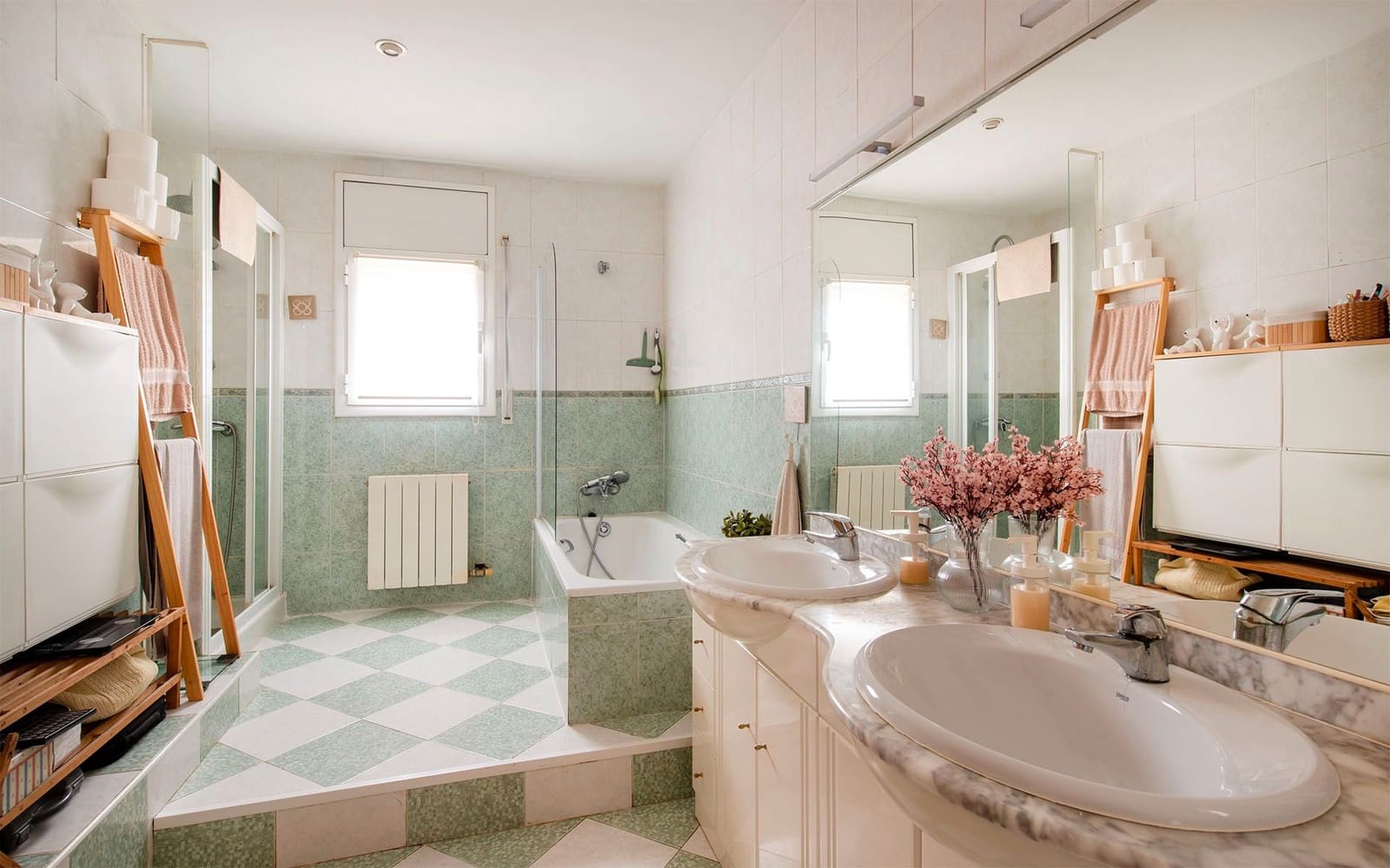 5 bedroom Villa for sale in Sant Fost de Campsentelles with pool garage - € 490,000 (Ref: 9528367)