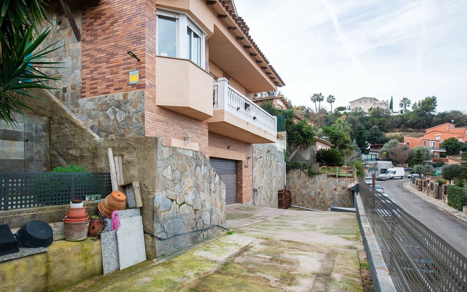 5 bedroom Villa for sale in Sant Fost de Campsentelles with pool garage - € 490,000 (Ref: 9528367)